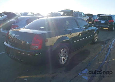 2006 Chrysler 300 Touring из США, поврежденный, VIN 2C3KA53G06H498639